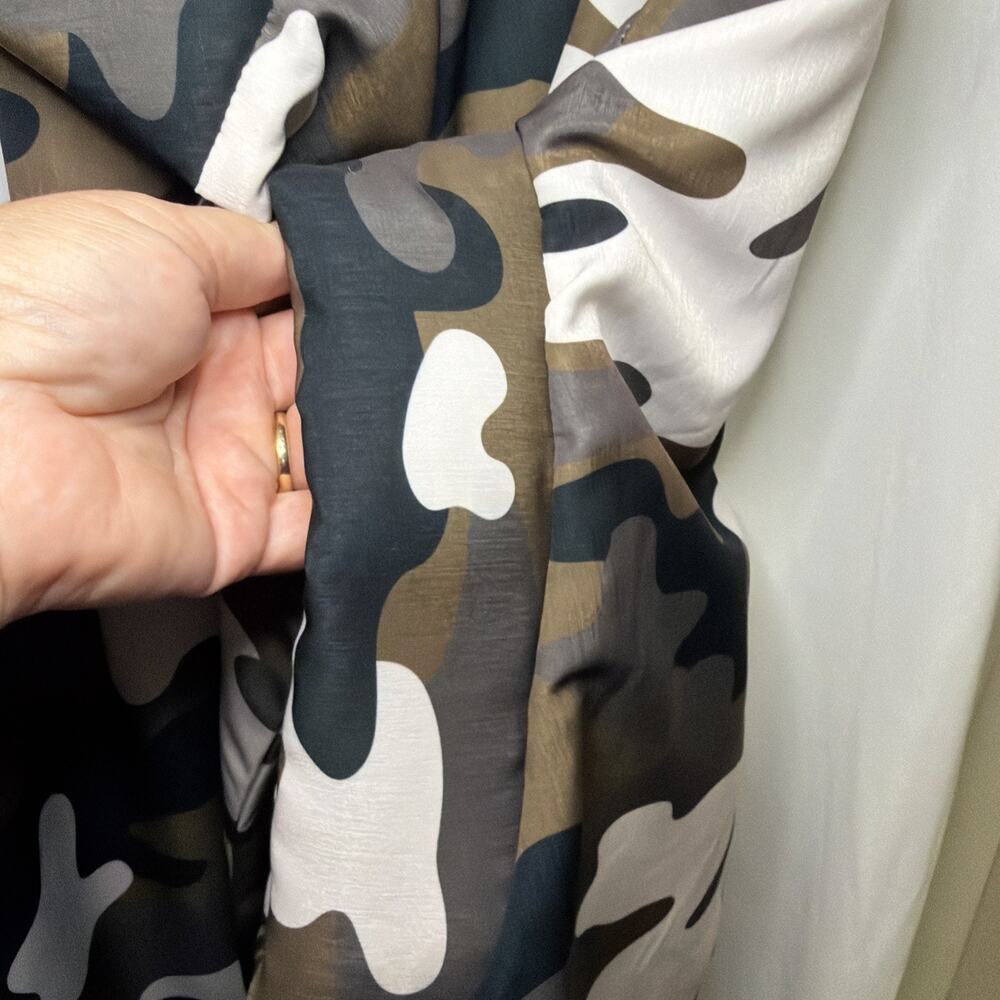 PLANET By Lauren G Cape W/Sleeve Holes & Pockets OSFM Nylon Camouflage - Picture 4 of 8